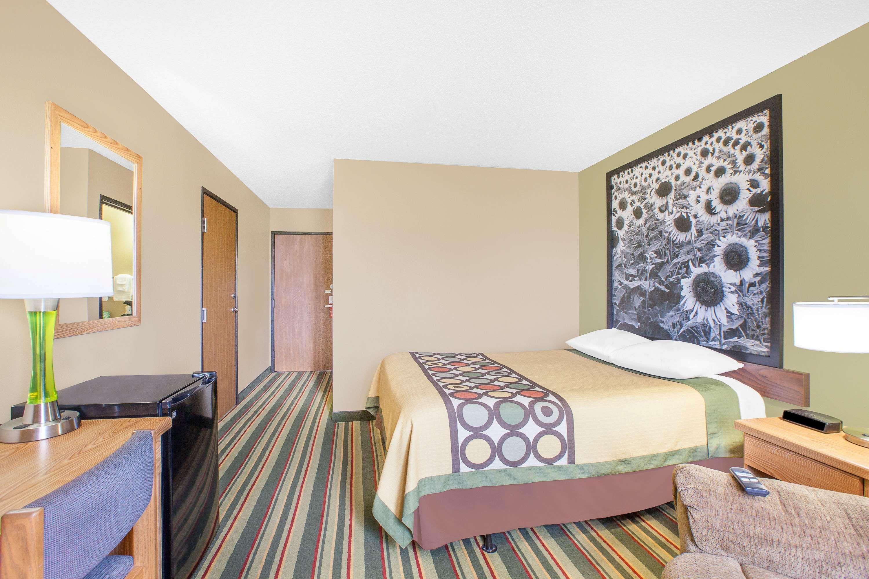 Super 8 By Wyndham Mt Pleasant Motel Mount Pleasant Ngoại thất bức ảnh