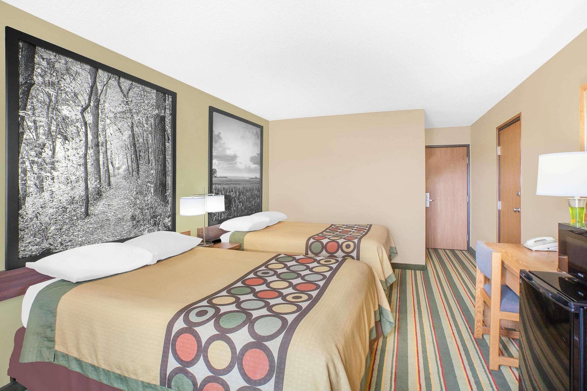 Super 8 By Wyndham Mt Pleasant Motel Mount Pleasant Ngoại thất bức ảnh